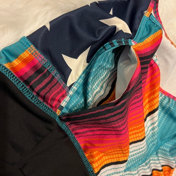 Crazy train shorts size small - Picture 4 of 4